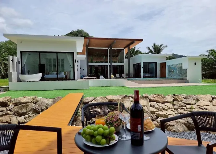 Red Cheek Mountain Villa
